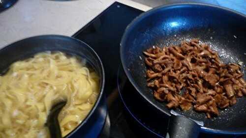 Nouilles larges aux girolles