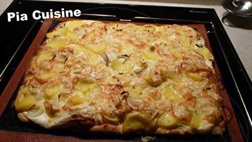 Pizza aux pommes de terre et reblochon