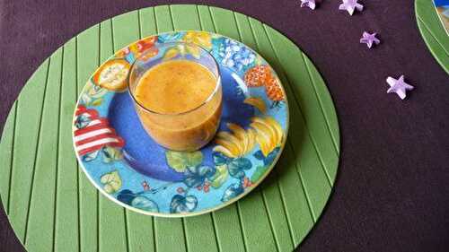 Smoothie pêches, abricots, banane