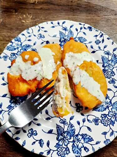 Tempura d’aubergines, sauce à l’ail, brunoise de tomates.