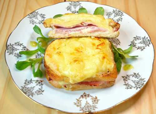 Tradycyjne francuskie tosty z szynką "croque monsieur"