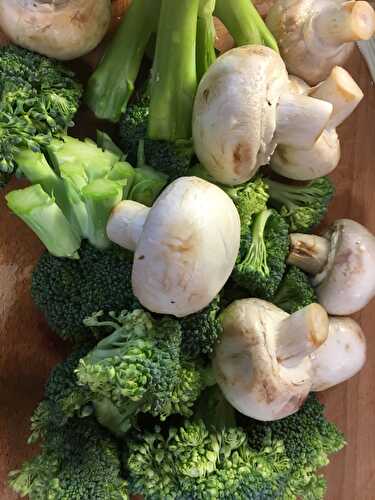 Brocoli, champignons et quinoa (sans gluten, plant based)