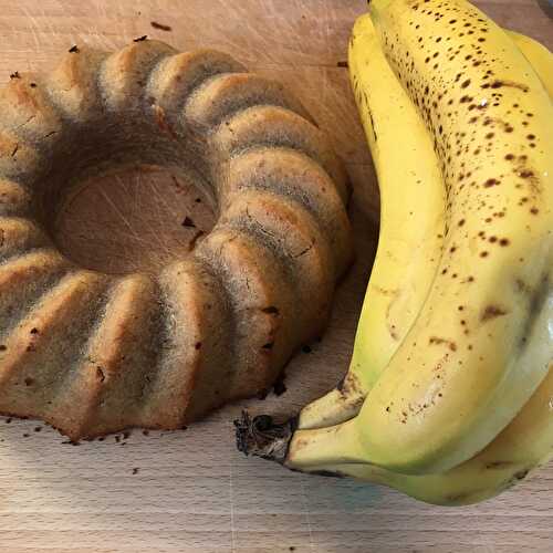Gâteau moelleux au citron, banane et aquafaba (végétalien)