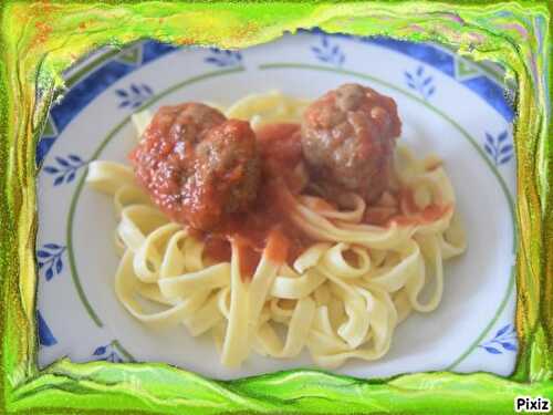 Boulettes de viande et sa sauce tomate