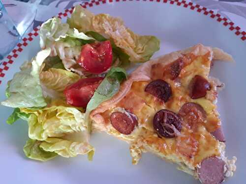 Quiche aux saucisses et vache qui rit