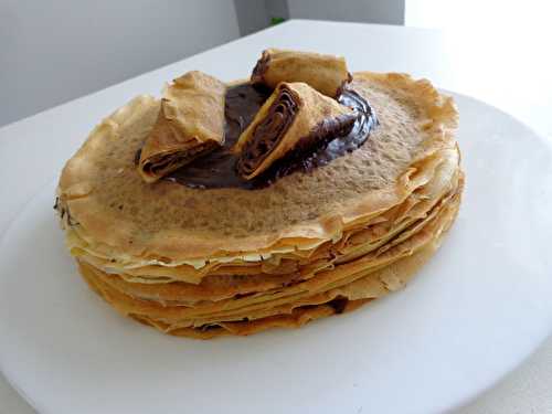 Gâteau de crêpes au chocolat et à l'orange