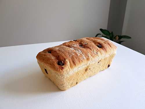 Pain de mie aux pépites de chocolat et noix