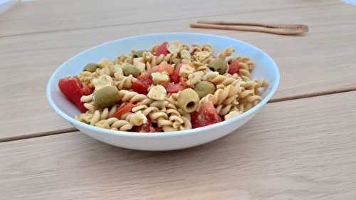 Salade pâtes, tomates et mozzarella