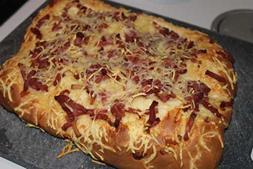 Fougasse briochée lardons gruyère