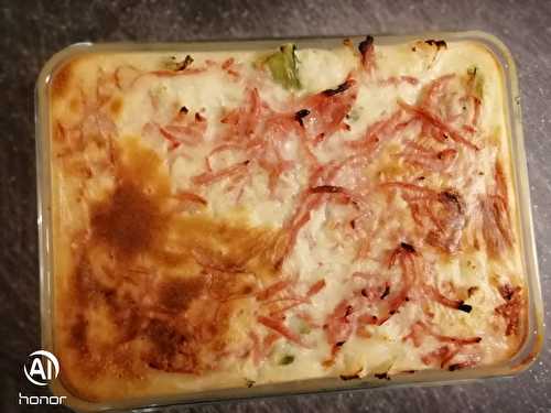 Gratin de choufleur et brocoli au jambon sauce béchamel.