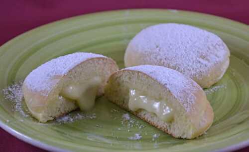 Beignets à la crème anglaise au four