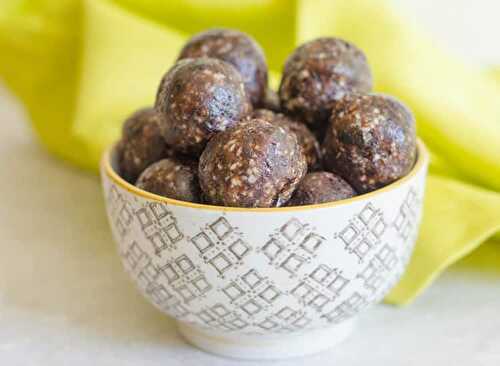 Boulettes aux raisins secs et aux amandes