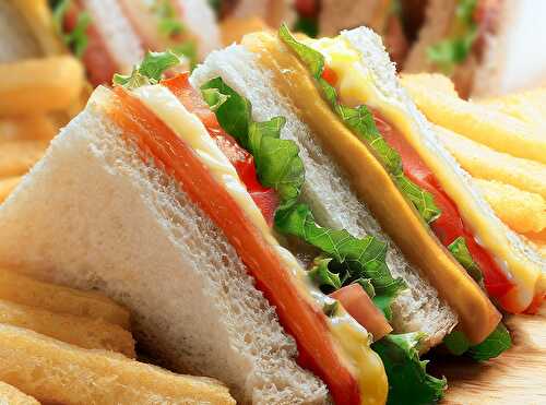 Club sandwich au poulet et fromage