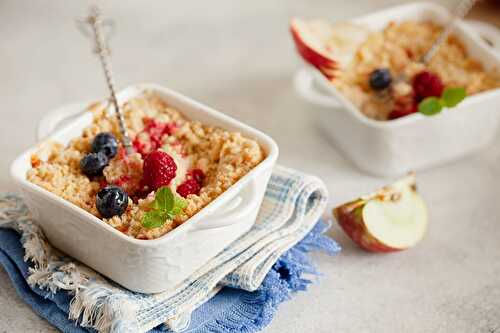 Crumble aux pommes et fruits rouges