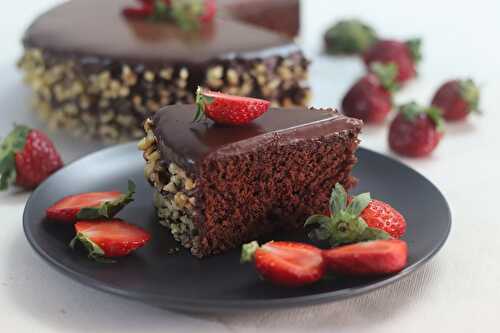 Délicieux gâteau aux fraises et au chocolat, à préparer en quelques minutes