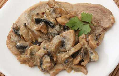 Escalope de poulet sauce moutarde et champignons