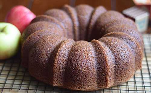 Gâteau au yaourt et compote de pommes