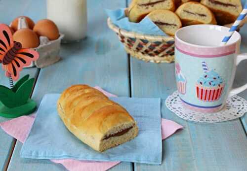 Petits pains au lait fourrés au chocolat avec Thermomix