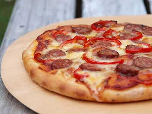 Pizza au chorizo et poivron