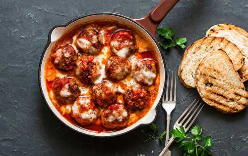 Pizzaïola aux boulettes de viande, riche en saveur