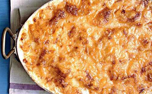 Pommes de terre gratinées à la sauce tomate