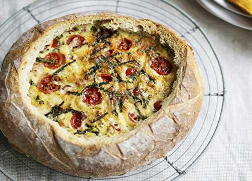 Quiche au jambon en coque de pain légère