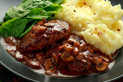 Steak de boeuf à la sauce aux champignons