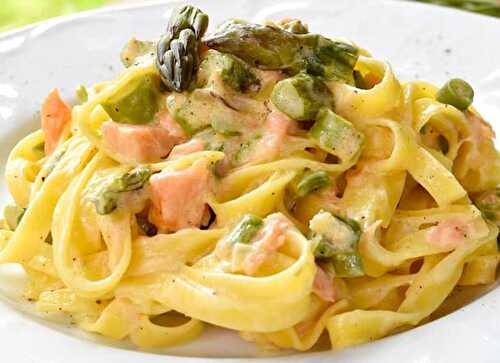 Tagliatelles aux Asperges et au Saumon