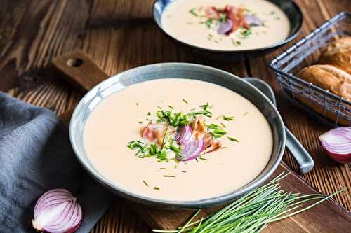 Velouté de pommes de terre au bacon et au cheddar, copieux et savoureux