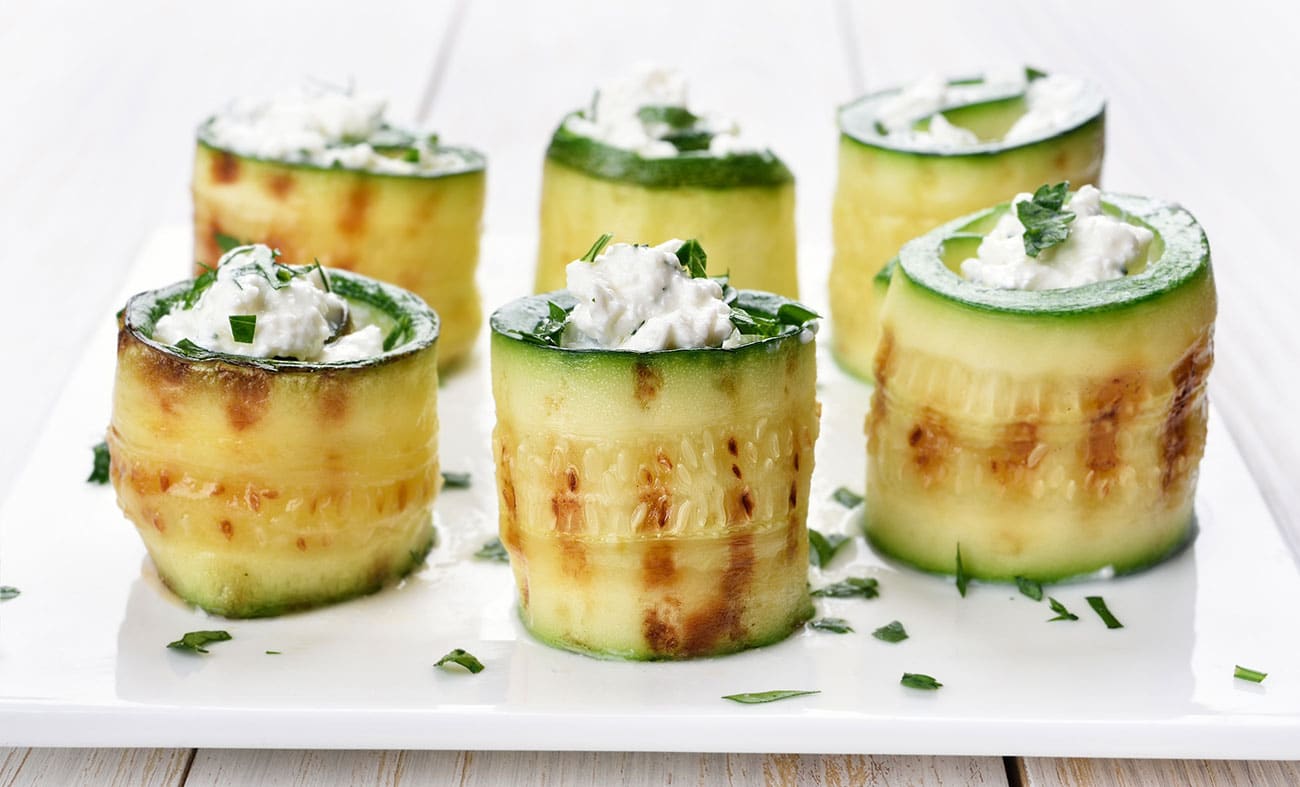 Rouleaux de courgette farcis de fromage blanc et herbes