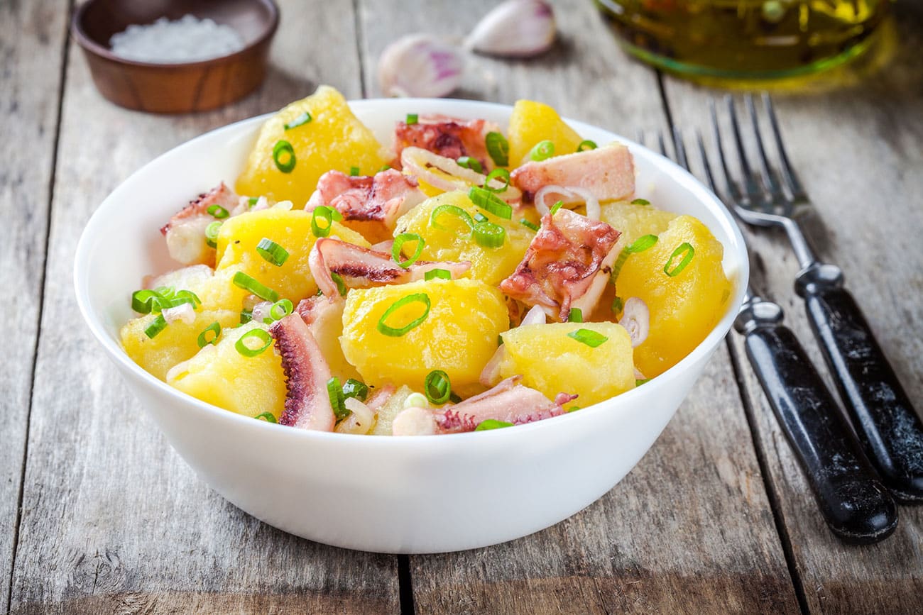 Saveur de la mer avec notre Salade de Poulpe, Pommes de Terre et Oignons