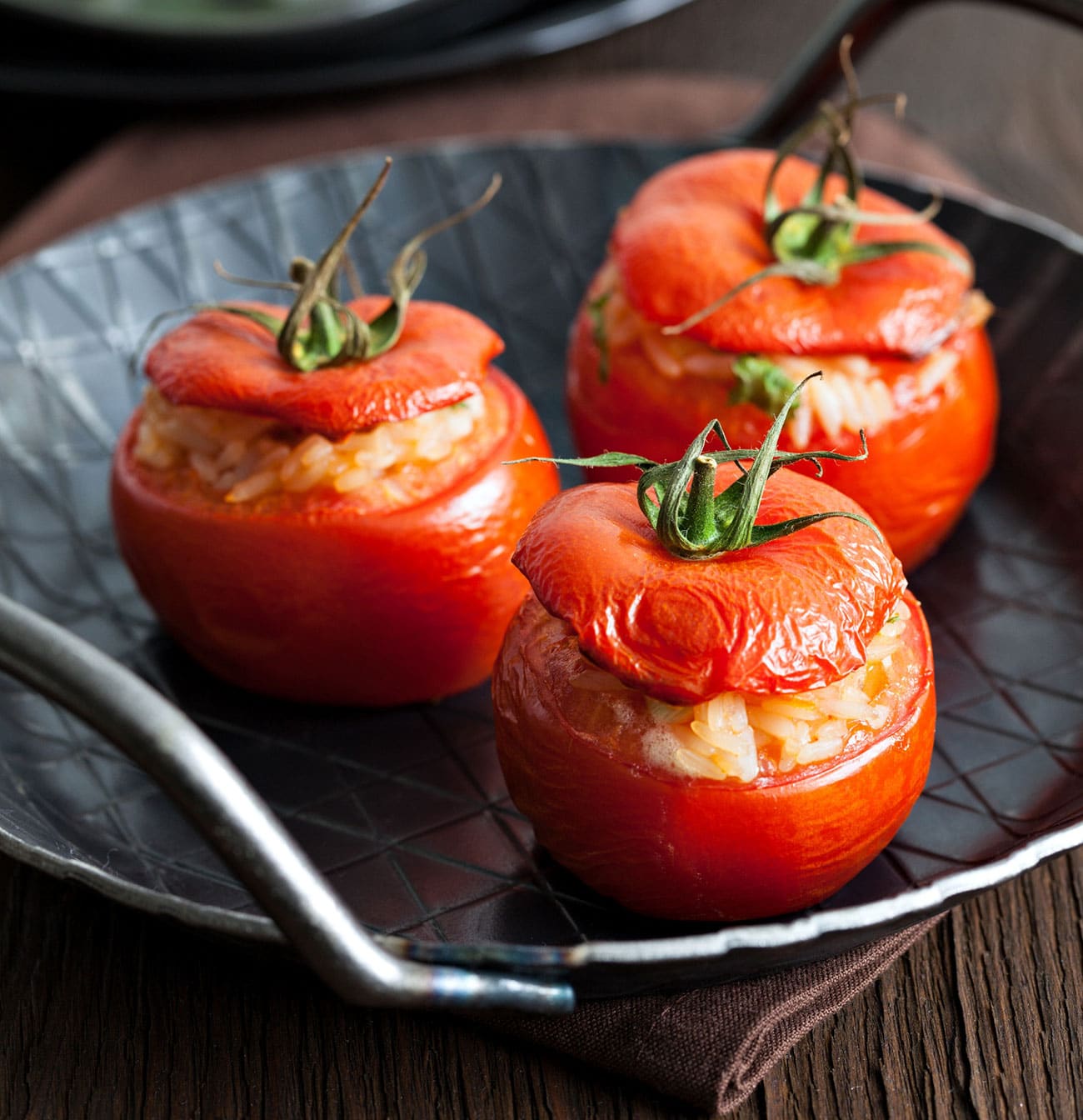 Tomates Farcies au Riz et Viande Hachée - Méthodes Four et Poêle