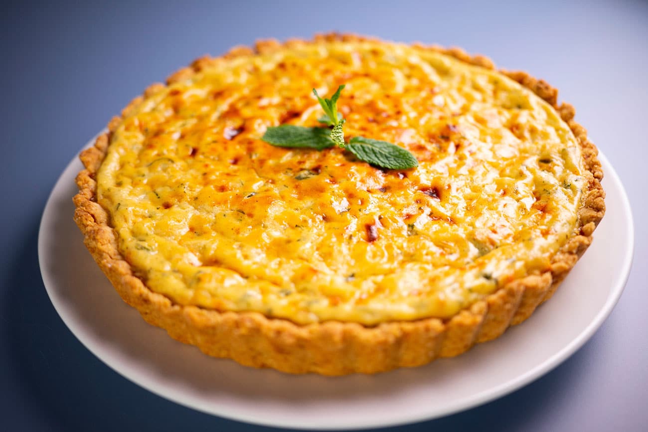 Découvrez Comment Réussir une Quiche Soufflée au Fromage Délicieuse