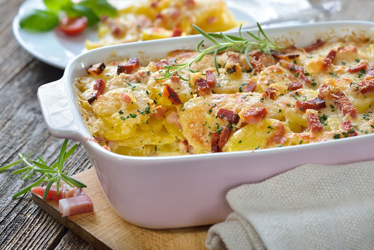 La Douce Alliance des Saveurs: Gratin de Pomme de Terre aux Lardons et Parmesan