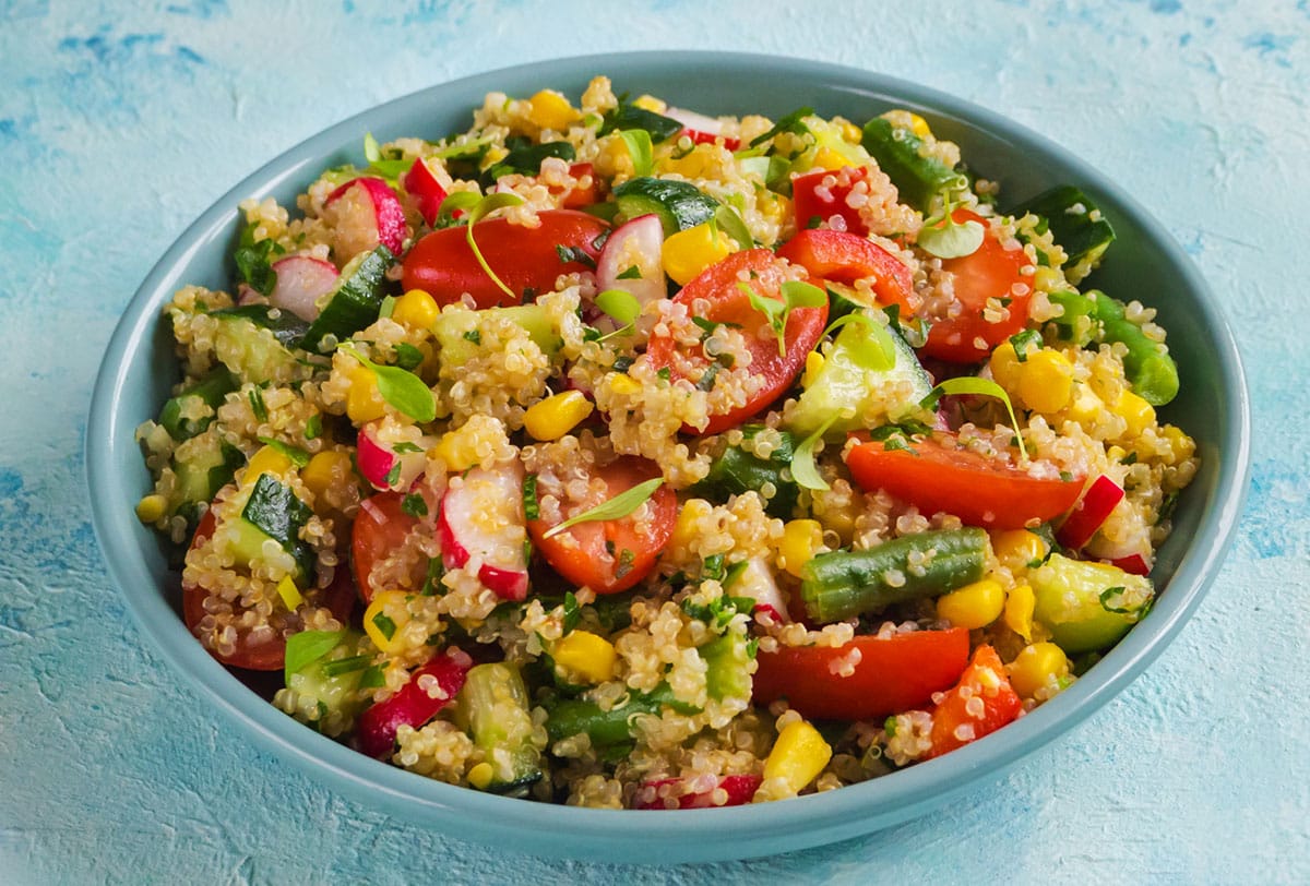 Recette Légère Post-Fêtes : Salade de Quinoa Revitalisante aux Légumes