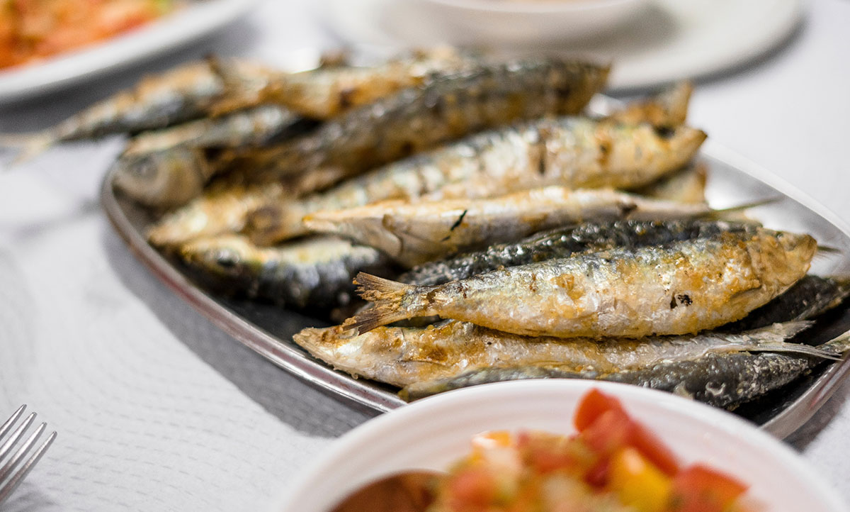 Comment faire des Anchois Marinés et Cuits au Four ? Un Délice Méditerranéen Facile à Réaliser