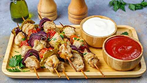 Brochettes de Poulet Marinées au Yaourt et Herbes Fraîches - Recette Facile