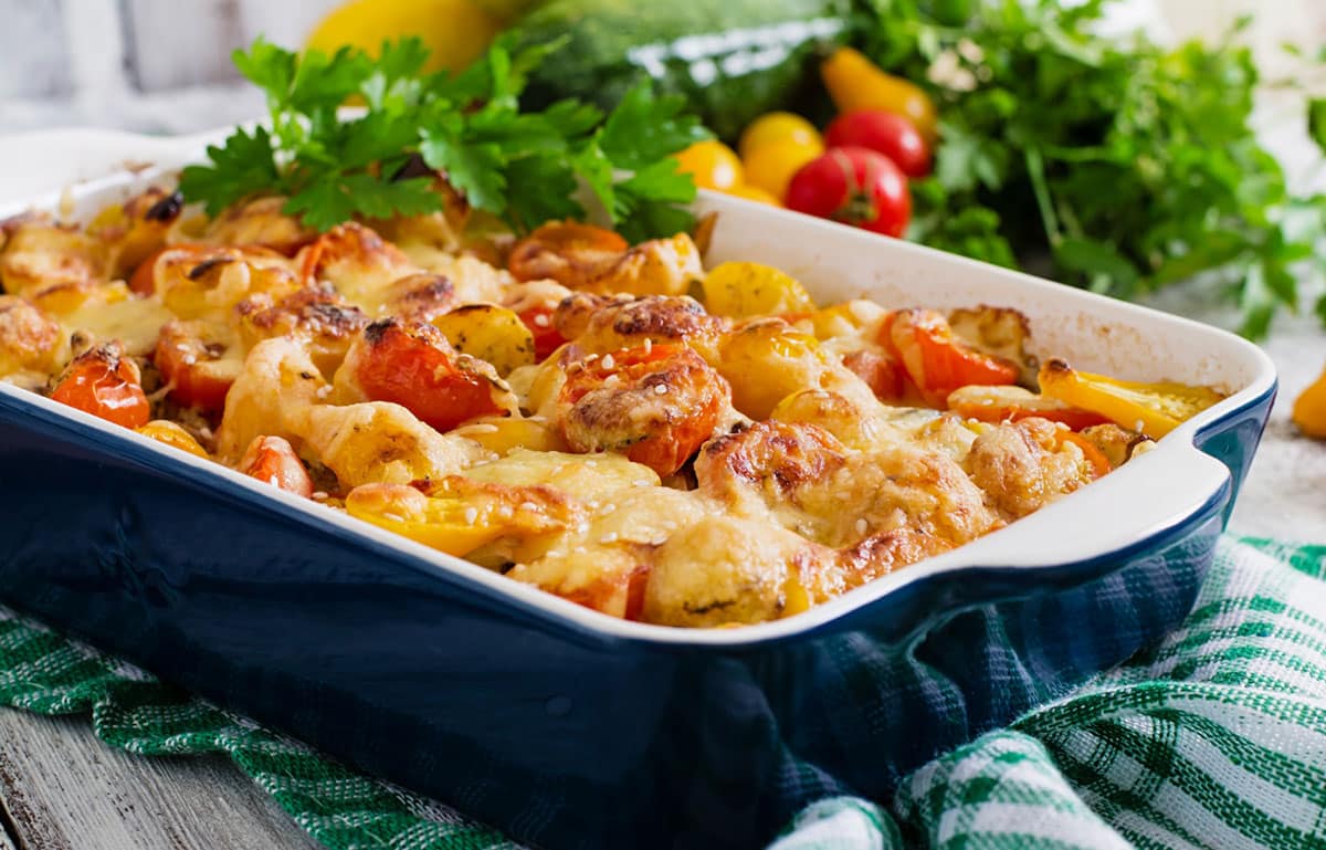 Faites le Plein de Couleurs et de Saveurs avec ce Gratin Végétarien Ultime!