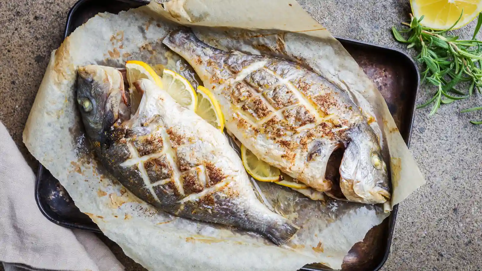 Dorade au four au citron et au fenouil