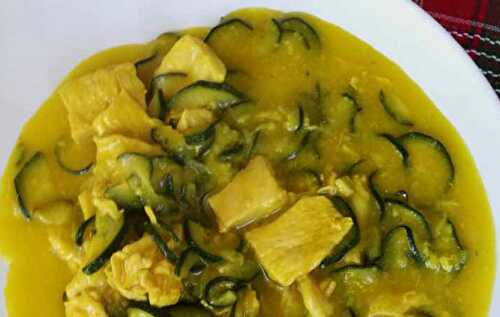 Curry de poulet aux courgettes