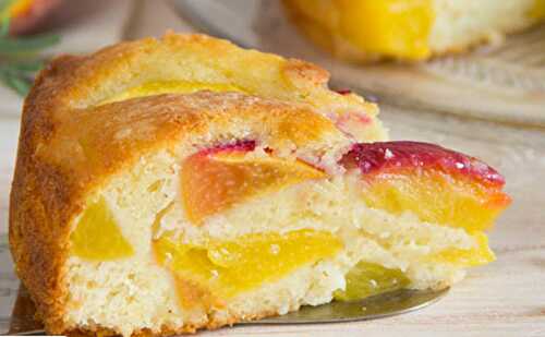 Gâteau Léger au Yaourt et aux Pêches