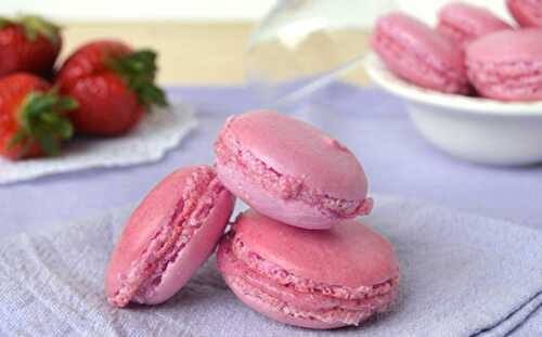 Macarons roses aux fraises au Thermomix