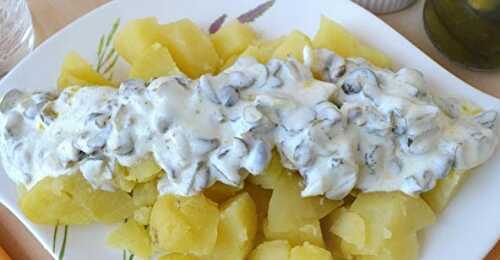Salade de pommes de terre à la sauce yaourt