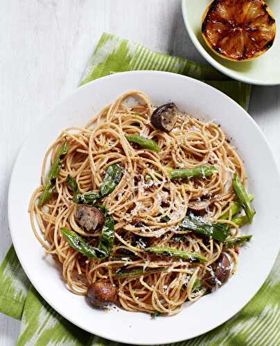 Spaghettis aux haricots verts grillés et champignons