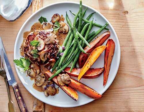 Steaks à la sauce aux champignons, patates douces et Haricots Verts