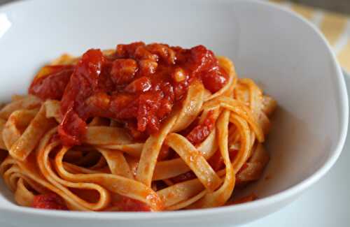 Tagliatelles aux tomates cerises et lardons