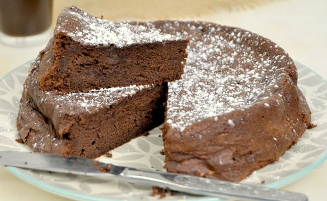 Gâteau Chocolat avec 3 Ingrédients