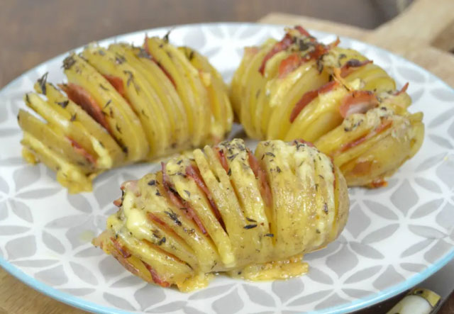 Pommes de Terre Éventail au Jambon et Fromage