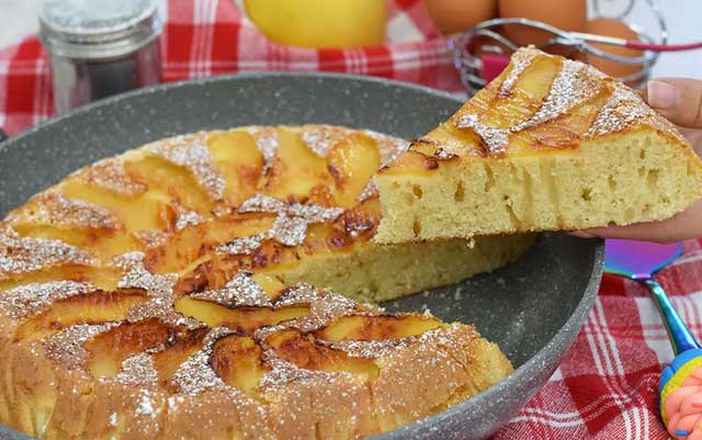 Gâteau aux Pommes à la Poêle