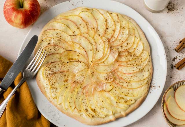 Flammekueche Sucrée aux Pommes